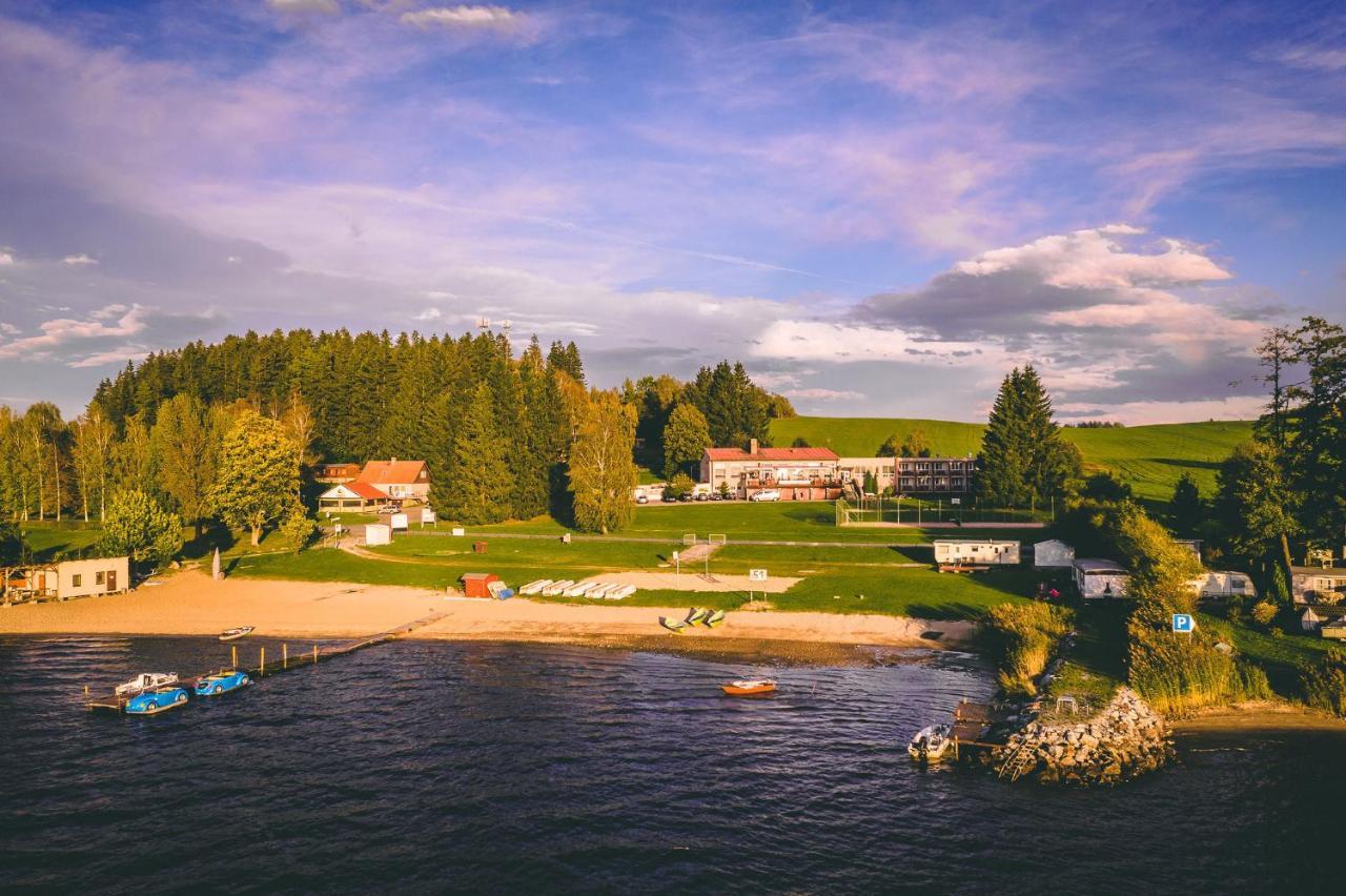 Hotel Racek Černá v Pošumaví Extérieur photo
