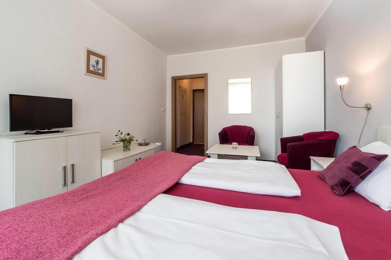 Hotel Racek Černá v Pošumaví Extérieur photo